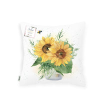 Charger l&#39;image dans la galerie, Hopper Studios Cushion - Bree the Bumblebee
